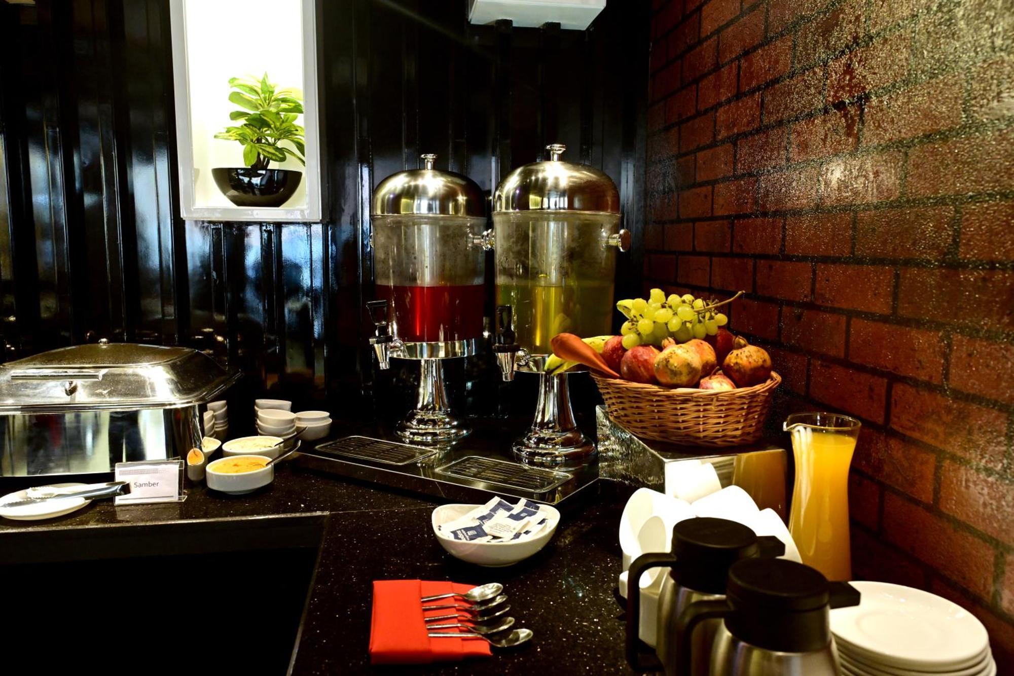 Hotel Trax International 贾姆谢德布尔 外观 照片