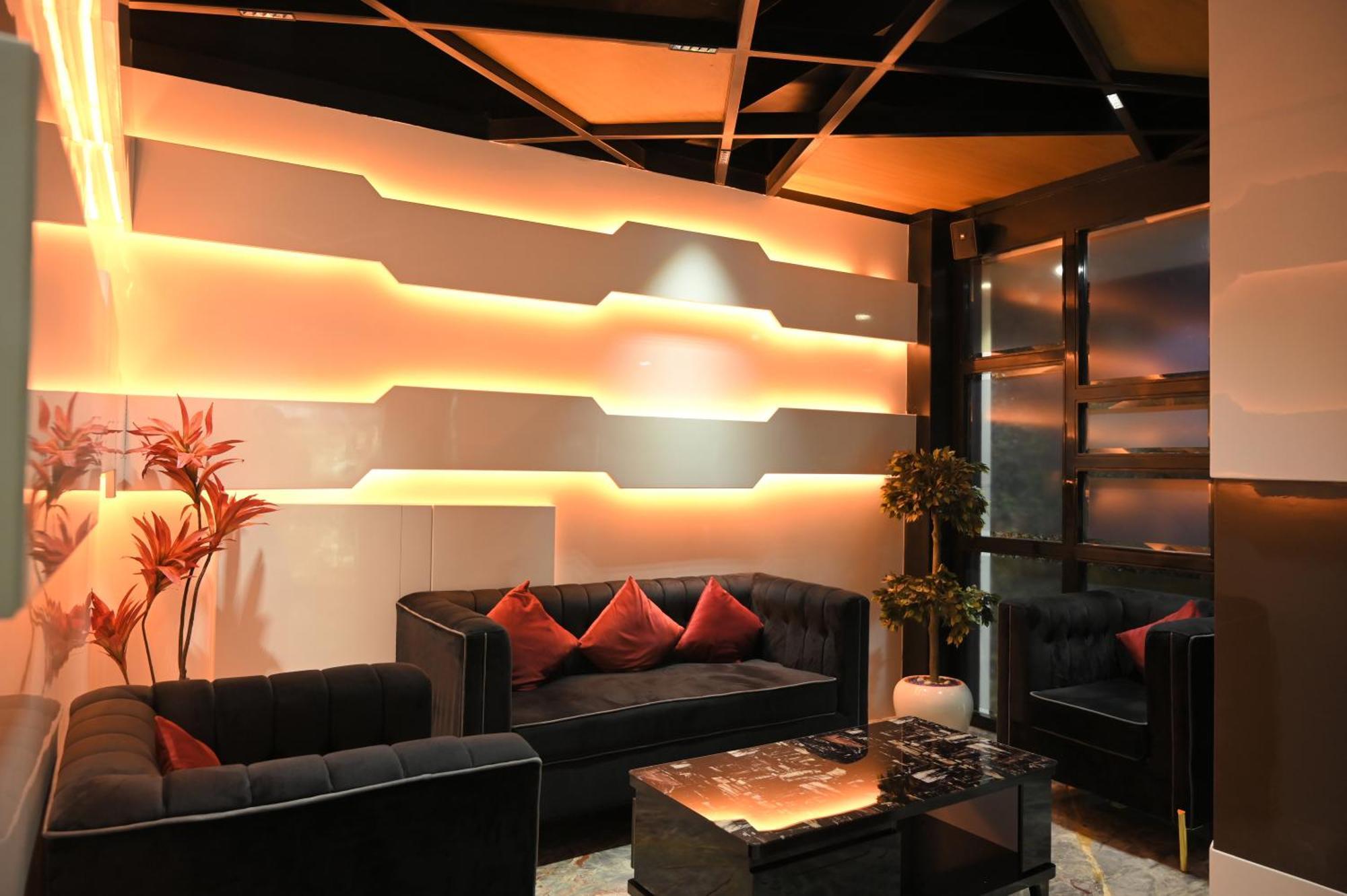 Hotel Trax International 贾姆谢德布尔 外观 照片